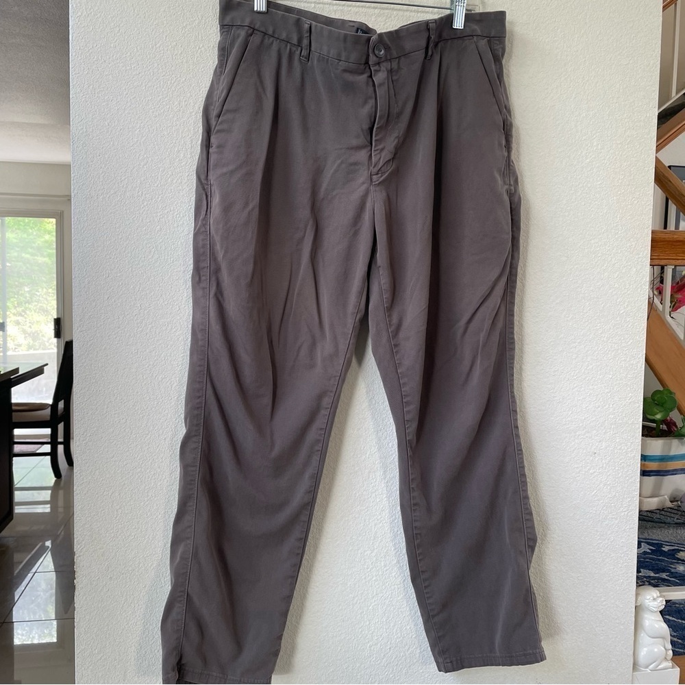 Everlane uniform gray pants with pockets size 36x30
